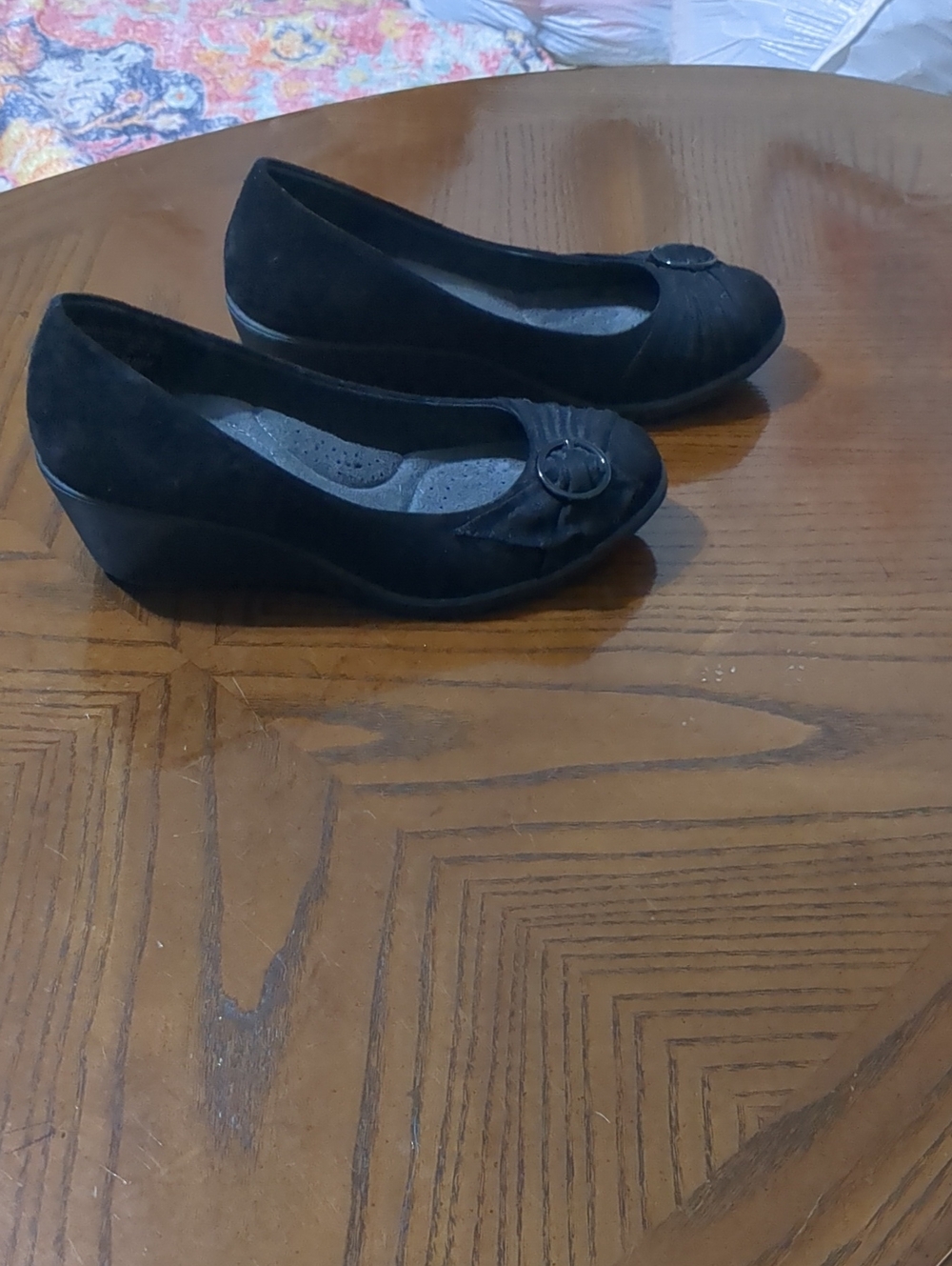 dexflex comfort Black Suede Wedge Flats with Decorative Button